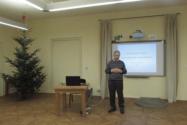 Přednáška o třebíčském betlémářství, přednášející Antonín Žamberský