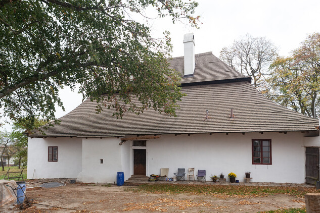 Fara v Křeči, v okrese Pelhřimov - dvorní fasáda objektu rekonstruovaná dle výsledků průzkumů
