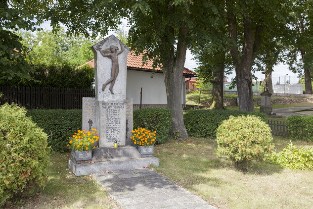Pomník v Rynárci byl odhalen 14. června 1925 na počest padlých ve světové válce