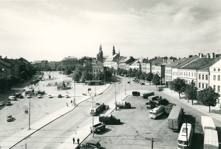 Jihlavské náměstí, červen 1970 (nepodléhá CC) Jihlavské náměstí, červen 1970 (nepodléhá CC)