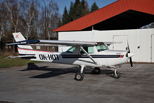 Cessna 152, využívaná letecká technika