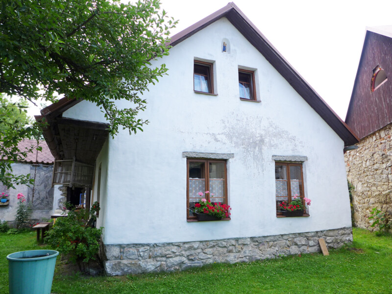 Bývalý venkovský ateliér a exteriérová galerie umělecké a manželské dvojice Míly Doleželové a Jiřího Mareše v Klátovci Bývalý venkovský ateliér a exteriérová galerie umělecké a manželské dvojice Míly Doleželové a Jiřího Mareše v Klátovci