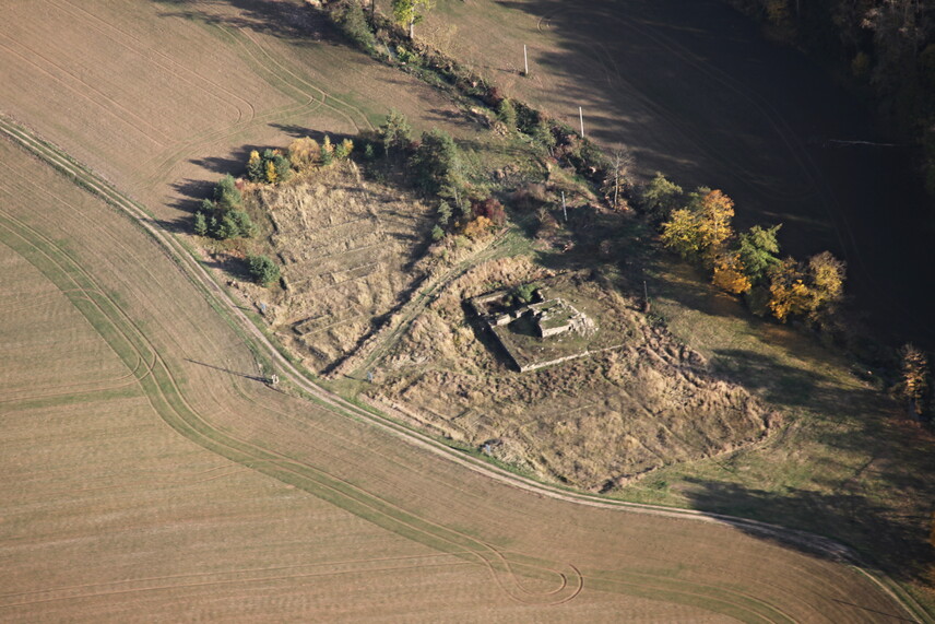 Mstěnice, archeologická lokalita zahrnující zaniklou středověkou vesnici Mstěnice, archeologická lokalita zahrnující zaniklou středověkou vesnici