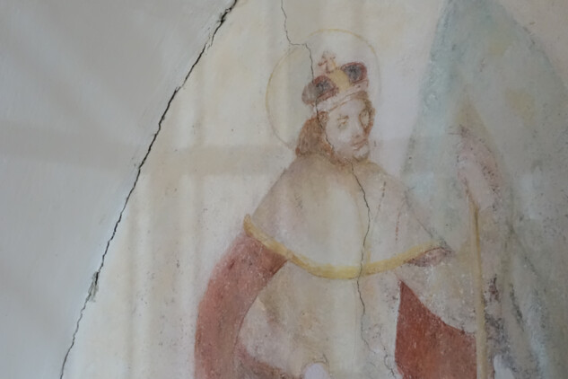 Interiér kaple sv. Petra a Pavla v Bílém Kameni, stav před restaurováním, foto: L. Nohavicová