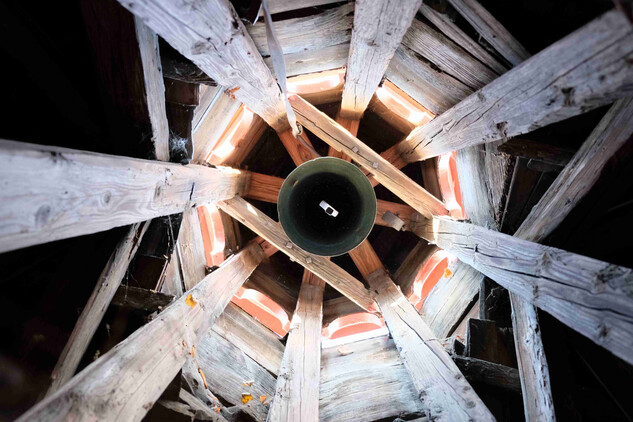 Zvonička v Panské Lhotě, pohled na zvon 