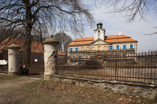 Zámecký areál Osová