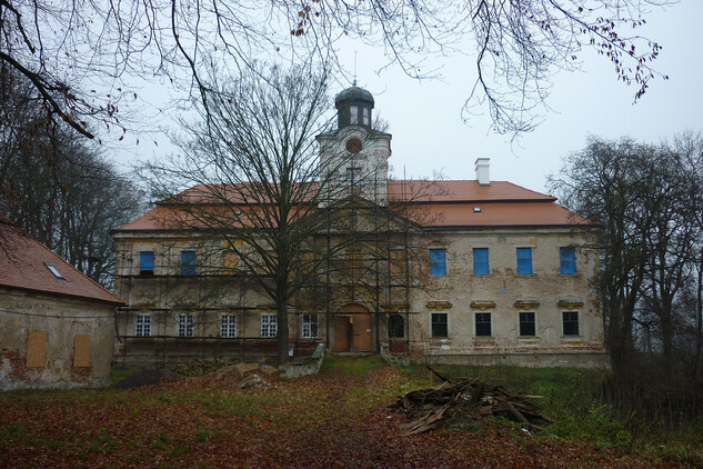 Zámecký areál Osová
