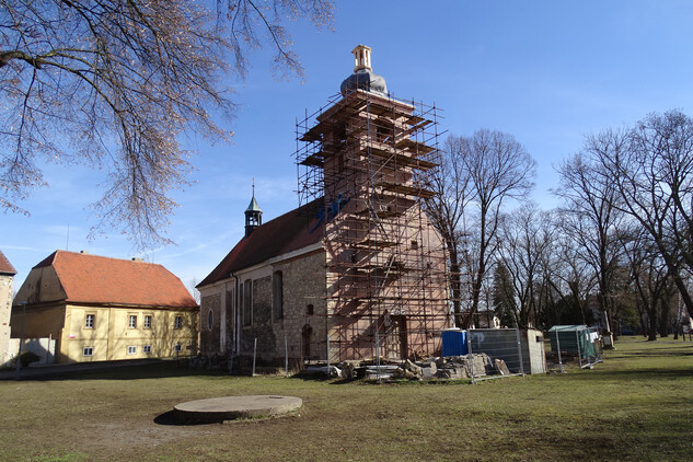 1. Lenešický kostel v roce 2019.