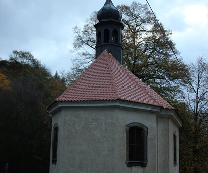 Kaple pod areálem hradu Rýzmburk u Oseka – nová střecha
