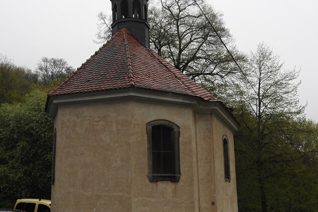 Kaple pod areálem hradu Rýzmburk u Oseka – před obnovou