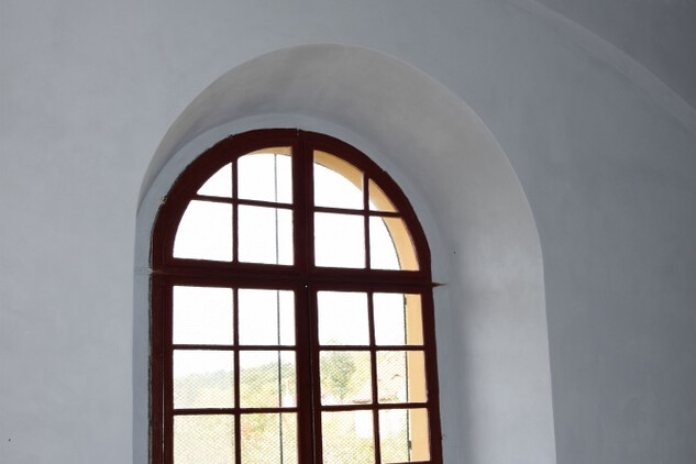 Celková obnova kaple Navštívení Panny Marie v Žežicích u Žatce – okno