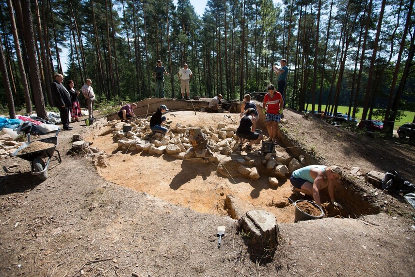 Archeologický záchranný průzkum v Plavu, foto: web Jihočeského muzea v Českých Budějovicéch Archeologický záchranný průzkum v Plavu, foto: web Jihočeského muzea v Českých Budějovicéch