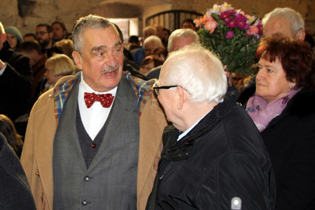 Mezi hosty slavnostního odhalení sochy byl i Karel Schwarzenberg
