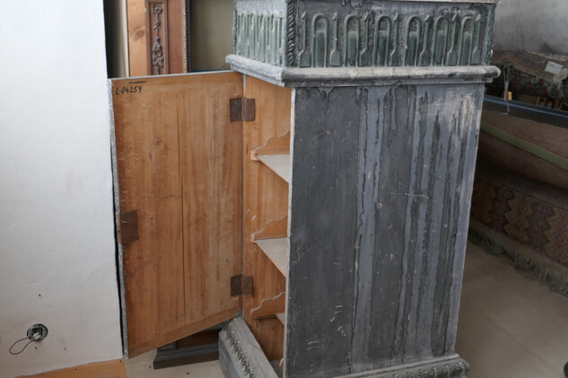 Zámek Litomyšl, skříň před restaurováním