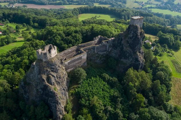 Hrad Trosky zaznamenal velký nárůst návštěvnosti a s úspěšnou sezónou se rozloučí 28. října 