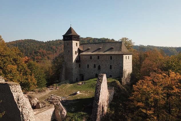 Na prohlídku zve také hrad Litice