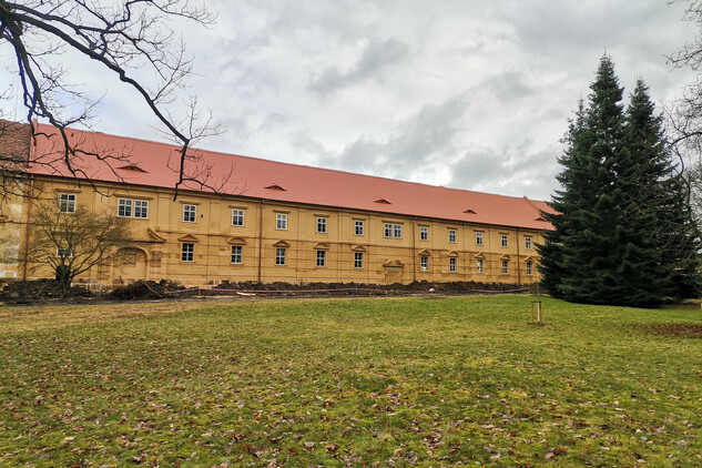 hrad a zámek Frýdlant - střecha hospodářský dvůr