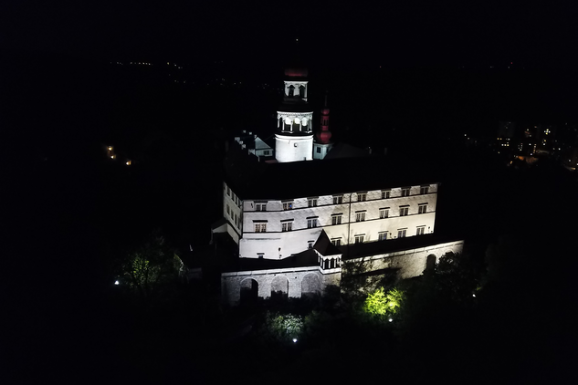 Jedinečnou atmosféru nočních prohlídek nabídne zámek Náchod
