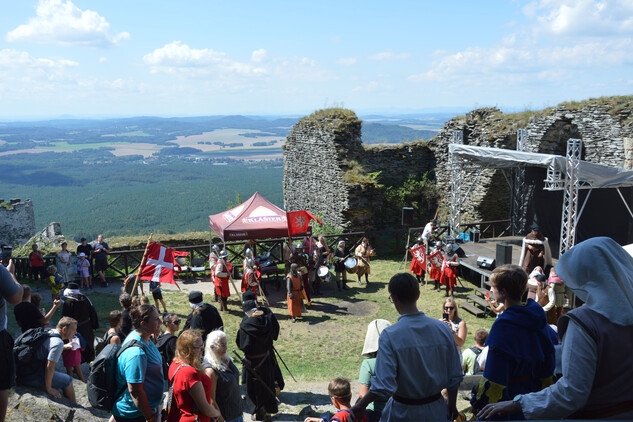 Oslavy 760. výročí na Bezdězu