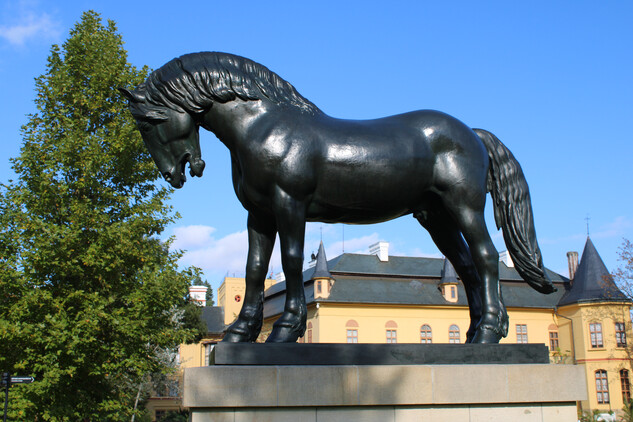 Bronzová socha Thesea po restaurování ve Slatiňanech